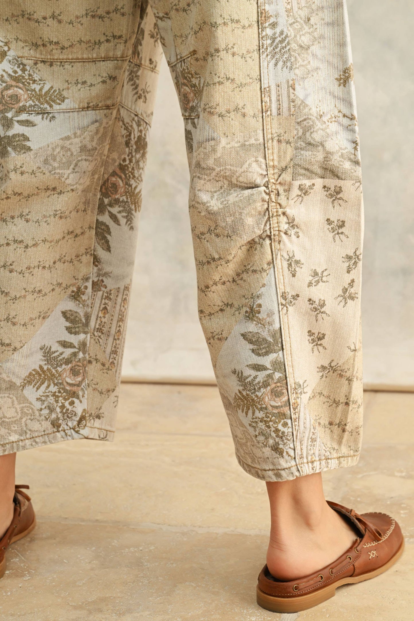 Botanical Print Barrell Pants