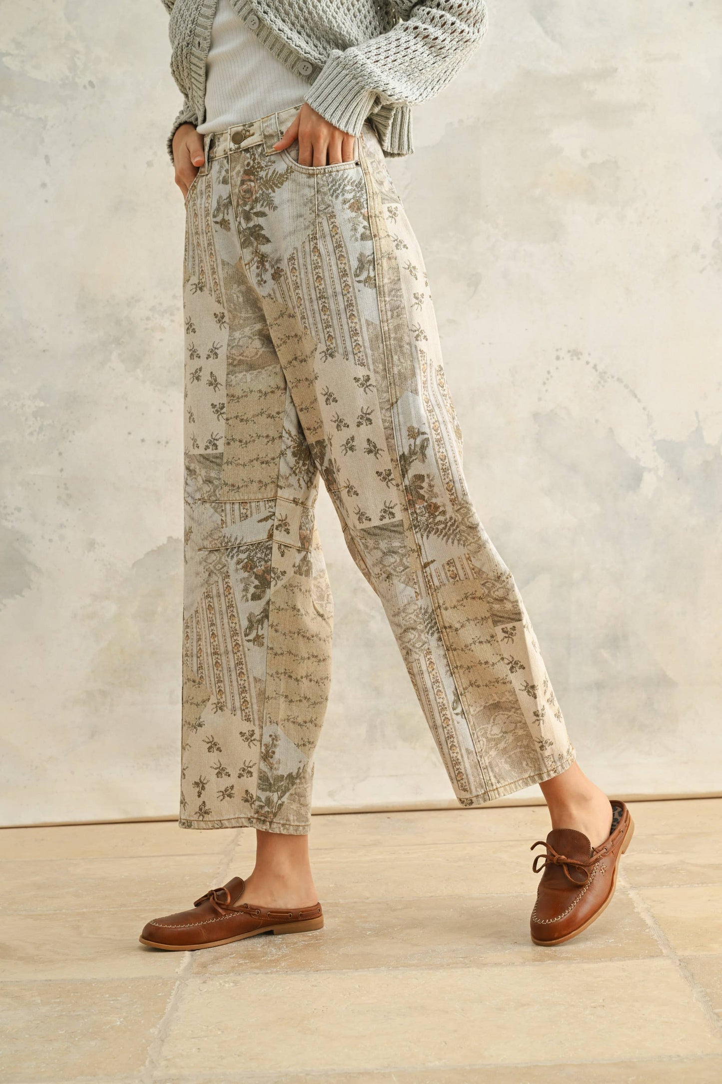 Botanical Print Barrell Pants