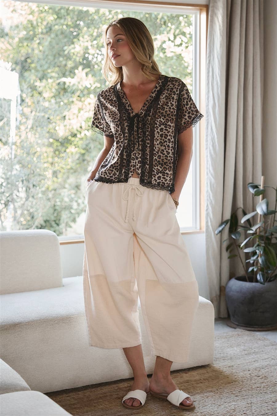 FLOWY LEOPARD LACE PANELED BUTTON FRONT BOHO TOP