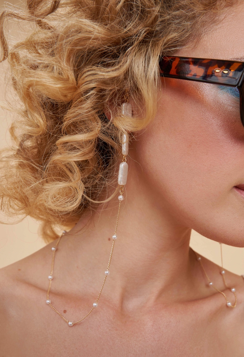 Glasses Chain - Delicate Chain in Pearl