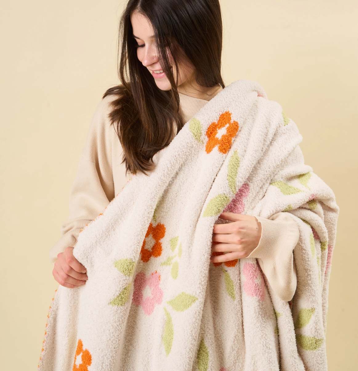 Cozy Dreams Luxe Scalloped Floral Blanket - 2 color options