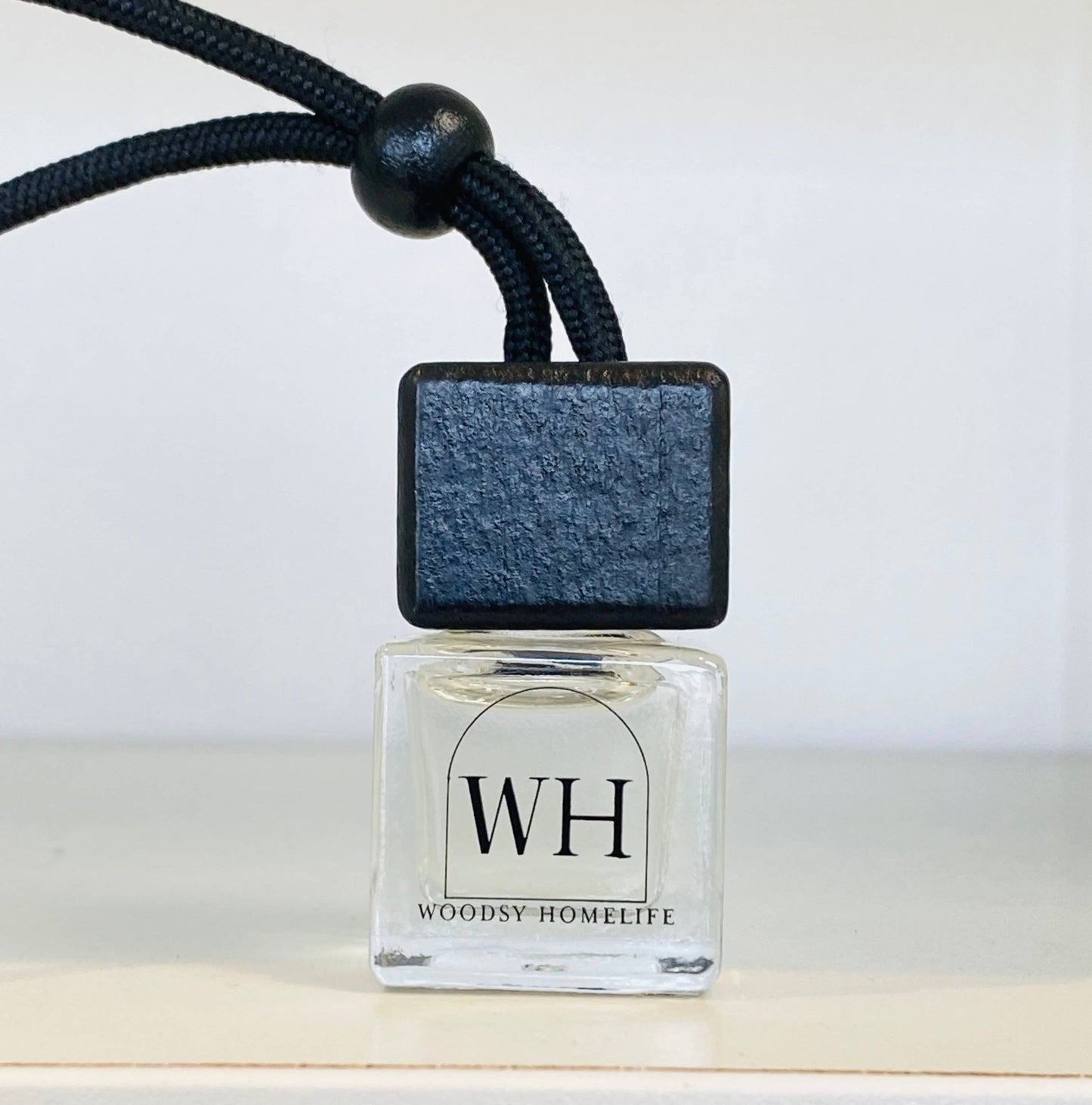 Luxury Car Diffuser & Small‑Space Hanging Freshener