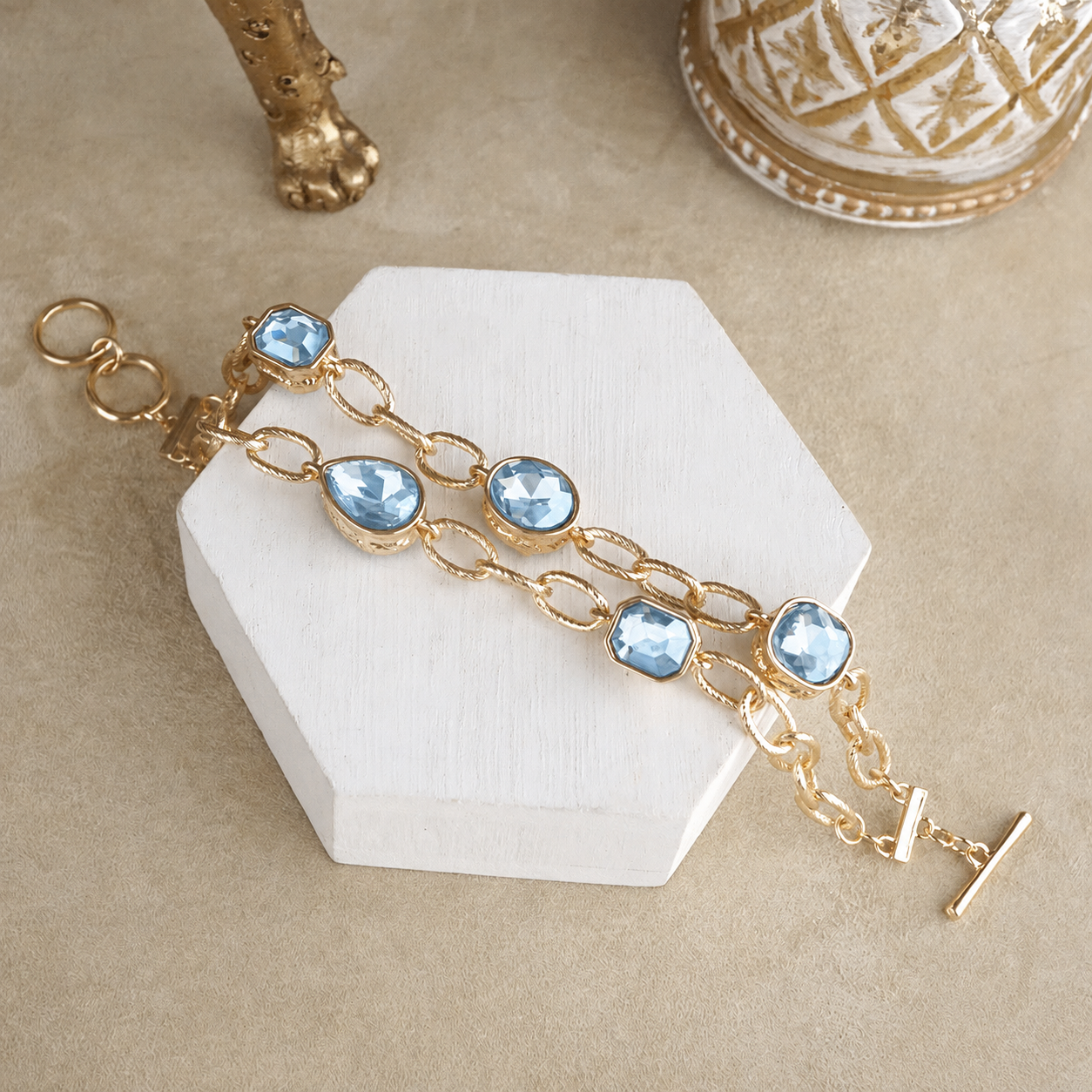 Brilliant Bond – Statement Chain Bracelets with Reflective Crystals