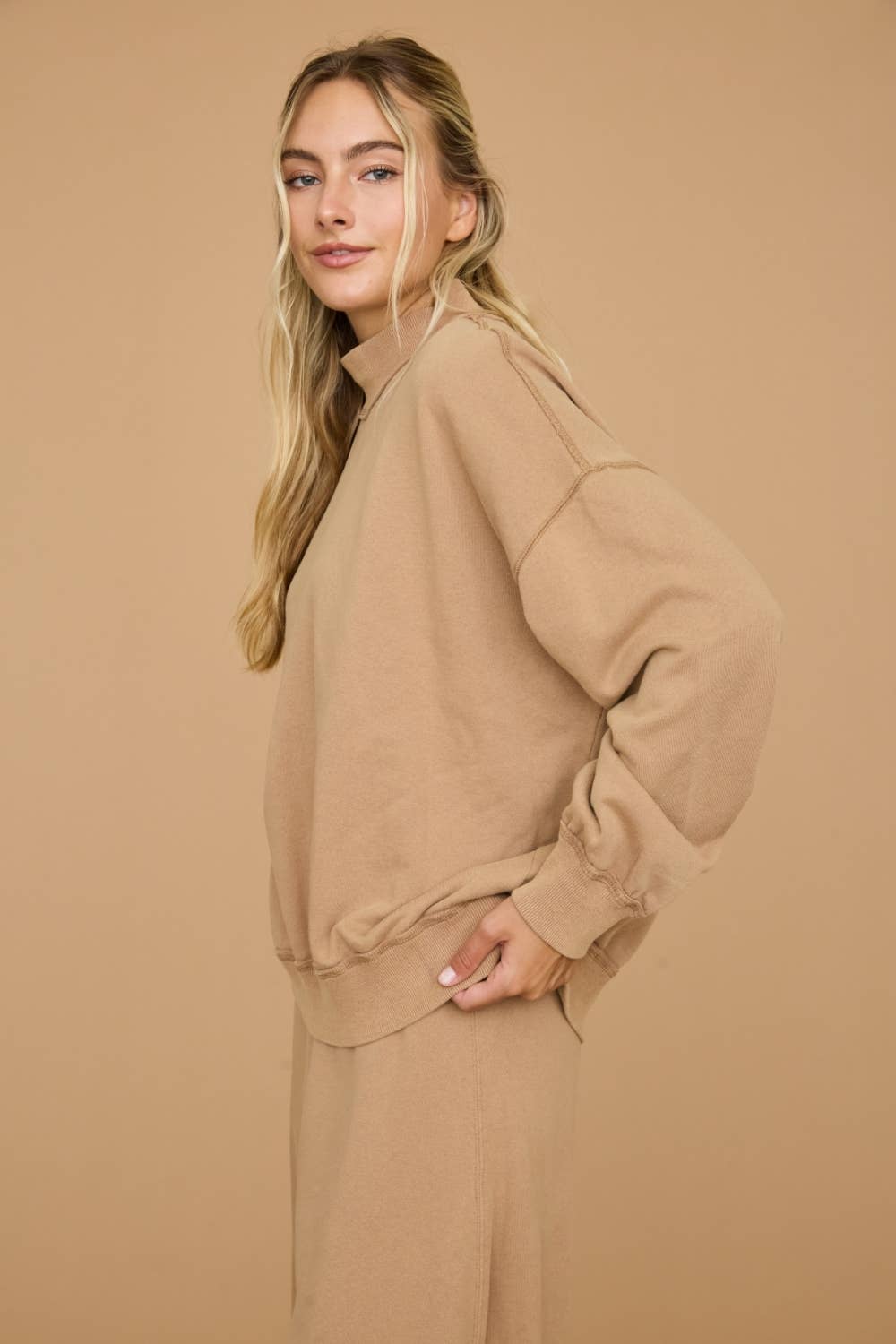 Washed Mock Neck Oversized Sweatshirt