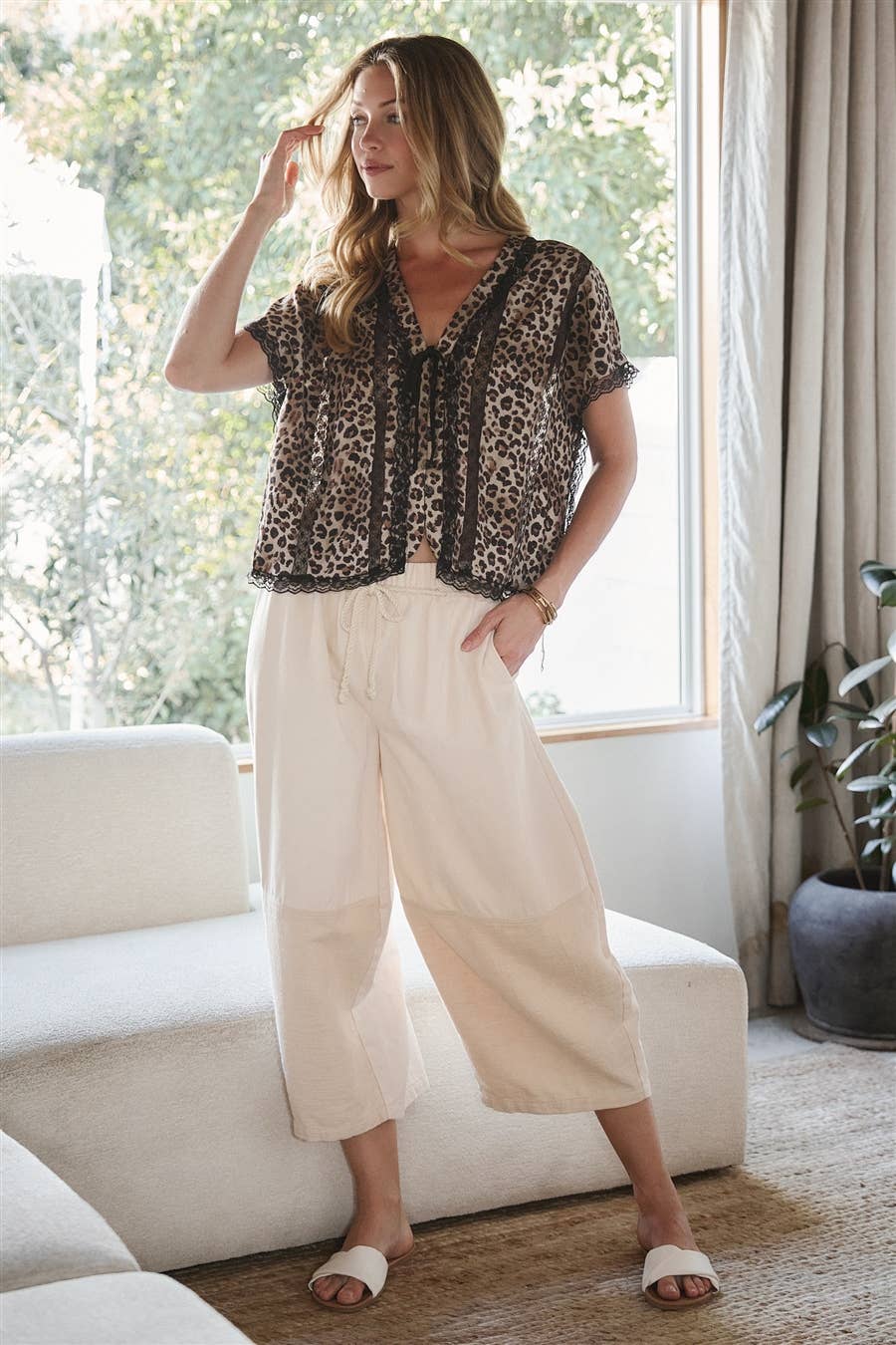 FLOWY LEOPARD LACE PANELED BUTTON FRONT BOHO TOP