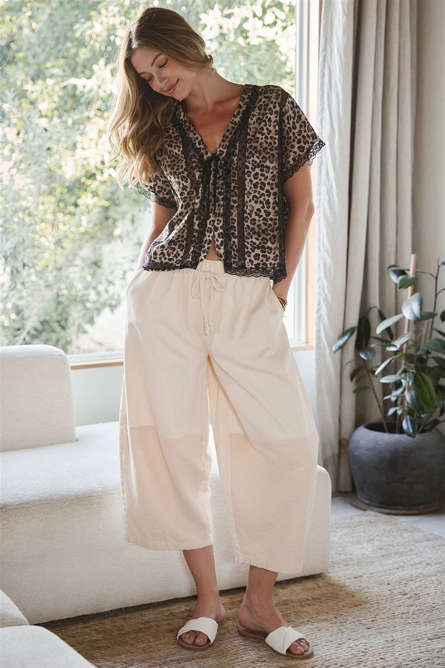 FLOWY LEOPARD LACE PANELED BUTTON FRONT BOHO TOP