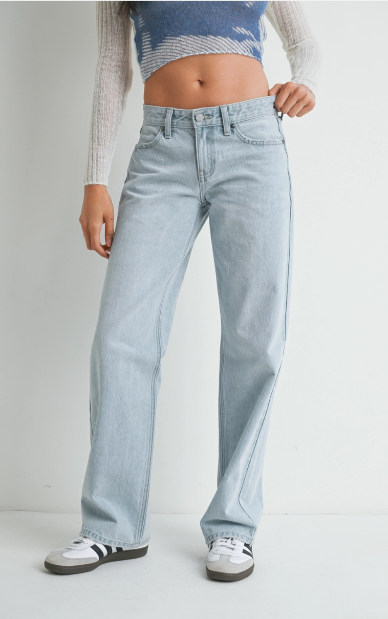 Light Wash Low Rise Relaxed Straight Leg Jeans