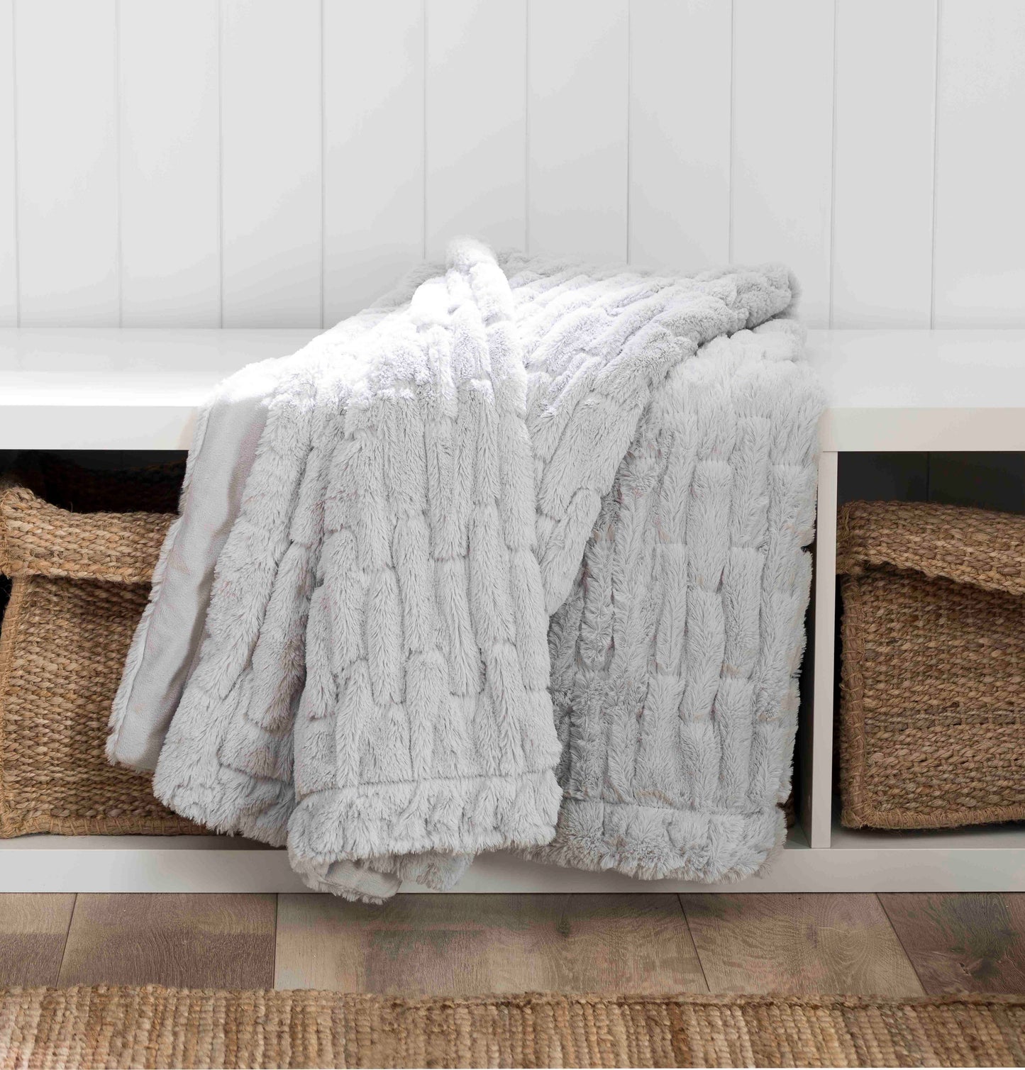 Luxuriously Soft Faux Fur Throw - Ice Silver