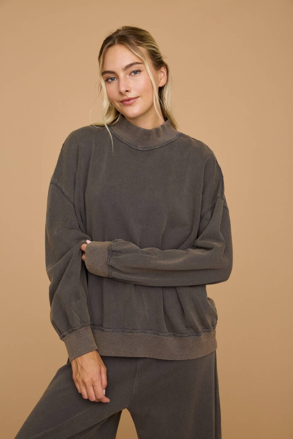 Washed Mock Neck Oversized Sweatshirt