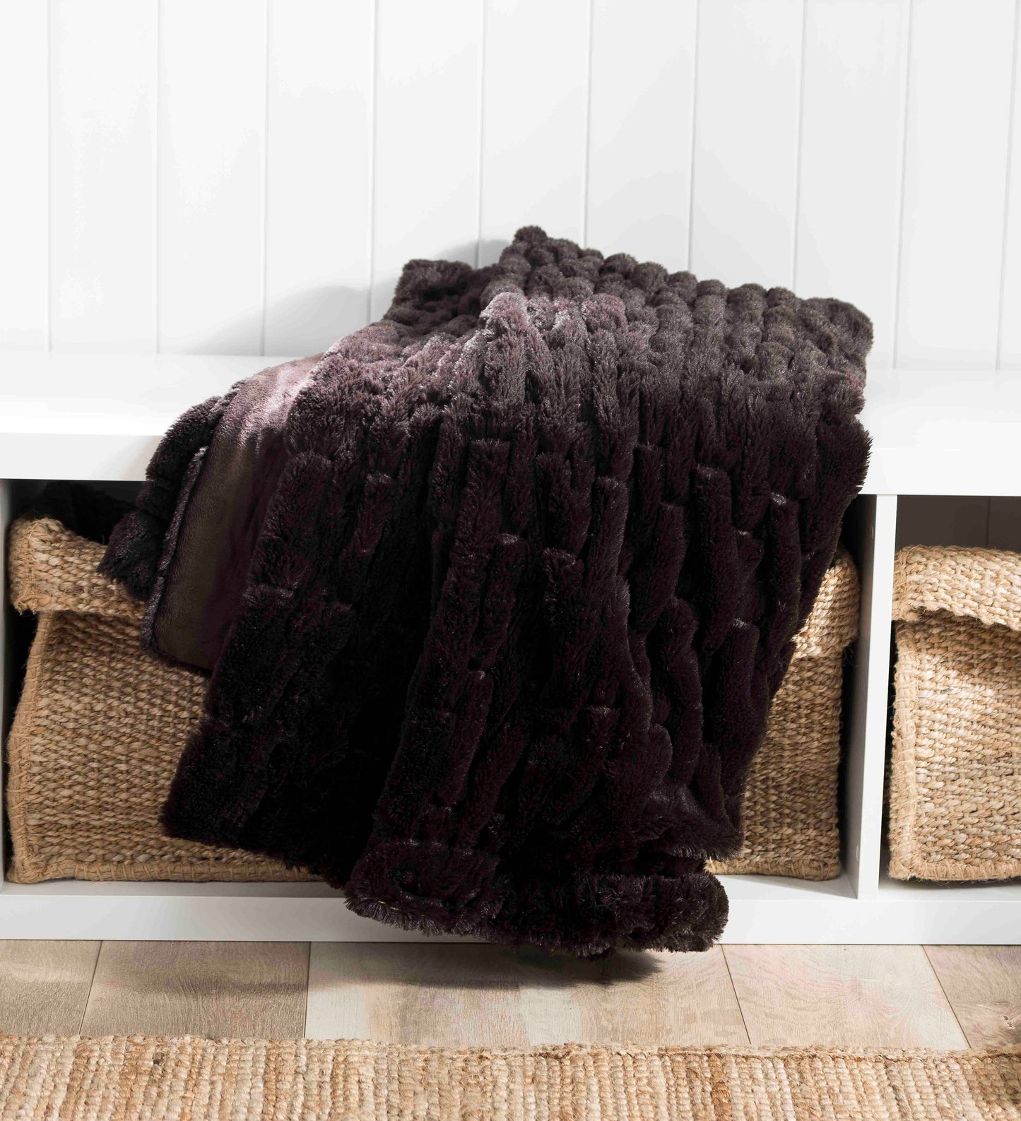 Luxuiously Soft Faux Fur Blanket - Rich Chocolate Brown
