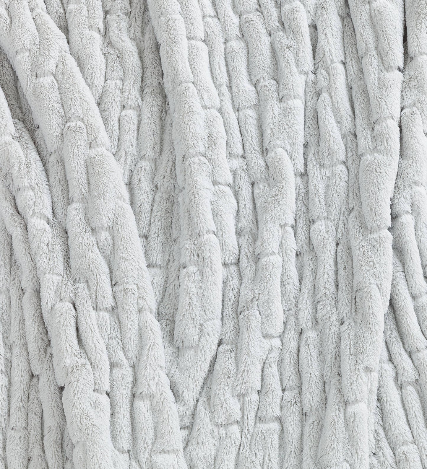 Luxuriously Soft Faux Fur Throw - Ice Silver
