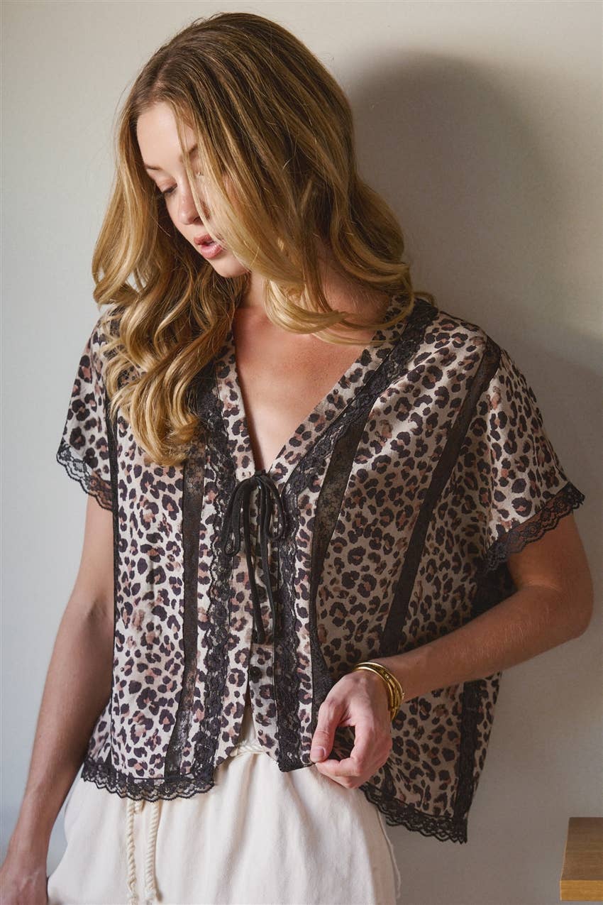 FLOWY LEOPARD LACE PANELED BUTTON FRONT BOHO TOP