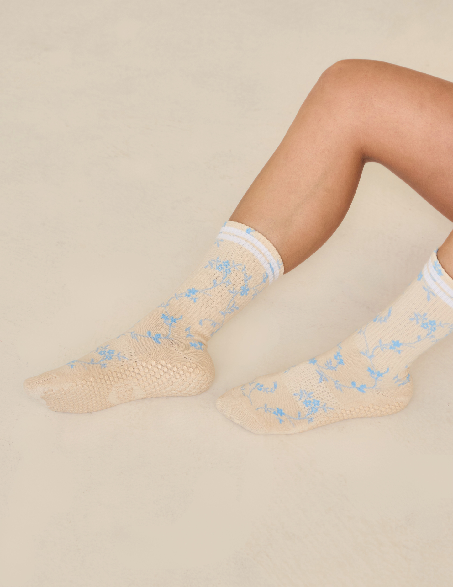 The Floral Grip Sock: Vintage Rose